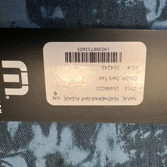 Travis Mathew polo ahirt - Picture 2 of 2